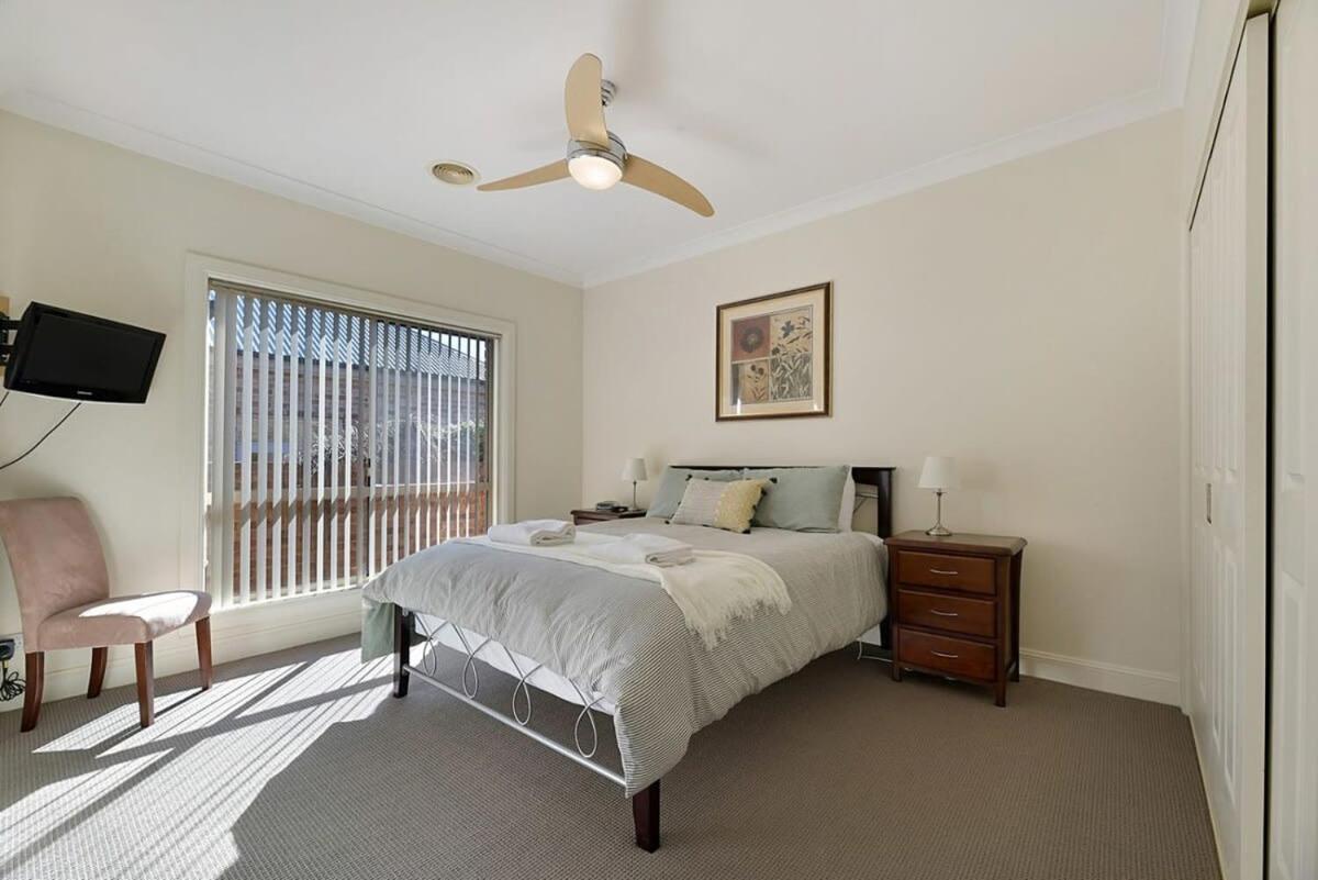 2 Bed, 2 Bath - Walk To Town Apartment
