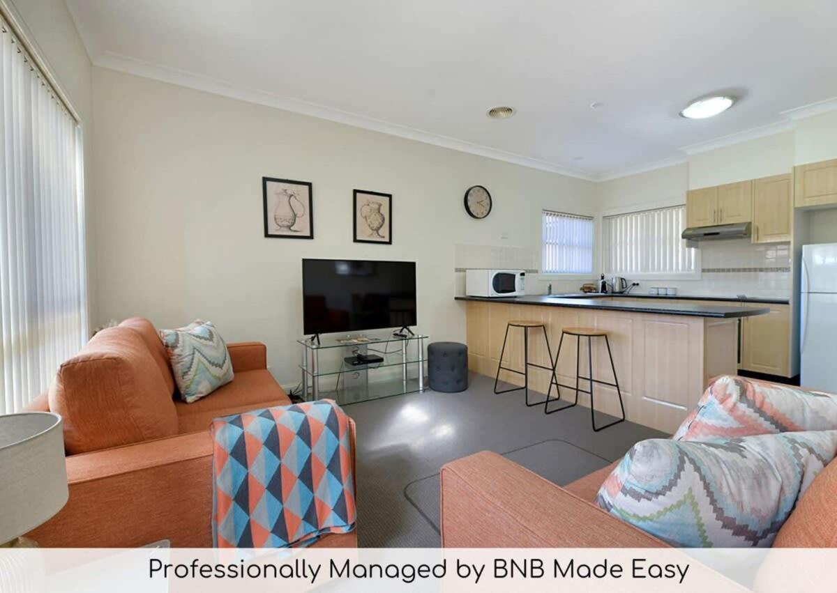 2 Bed, 2 Bath - Walk To Town *