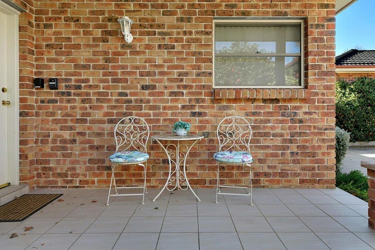 Apartment 2 Bed, 2 Bath - Walk To Town